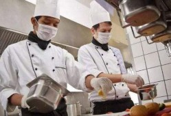 滨湖餐厅厨师爆料案件最新,揭开后厨黑幕，食品安全问题引关注